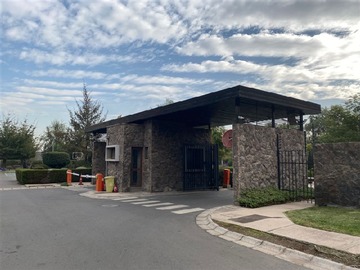 Arriendo Mensual / Casa / Colina