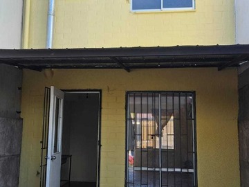 Arriendo Mensual / Casa / Colina