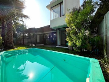 Venta / Casa / Colina